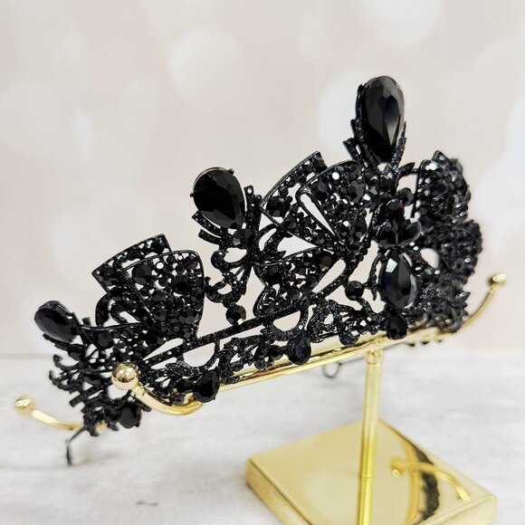 Black diamond crown, Gothic Victorian Crown, Black wedding headpiece main image 4